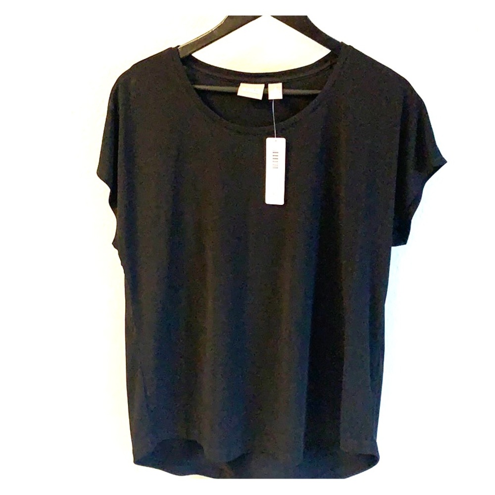 Chico’s short sleeve basic black shirt
